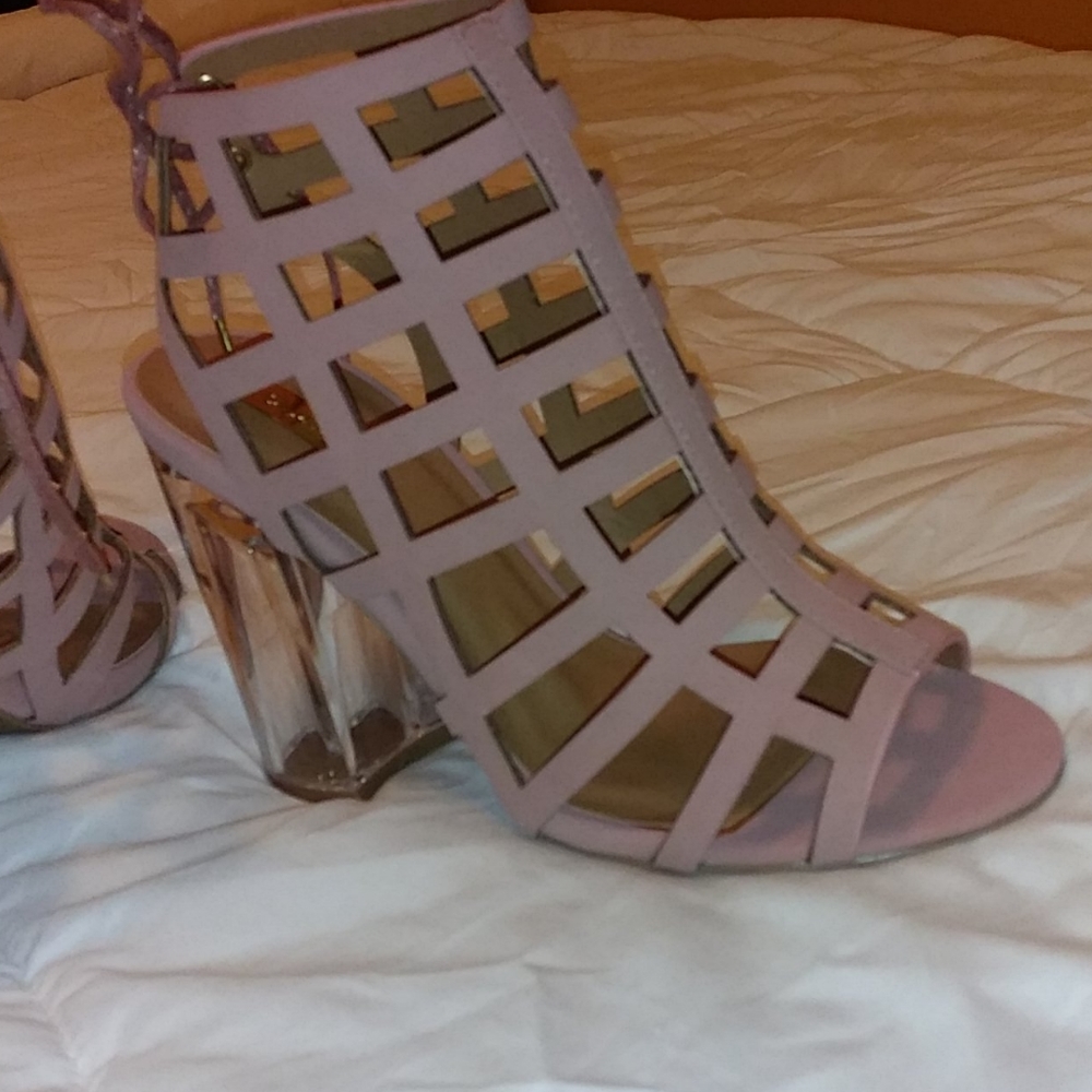 Shoes - Picture 6 of 6